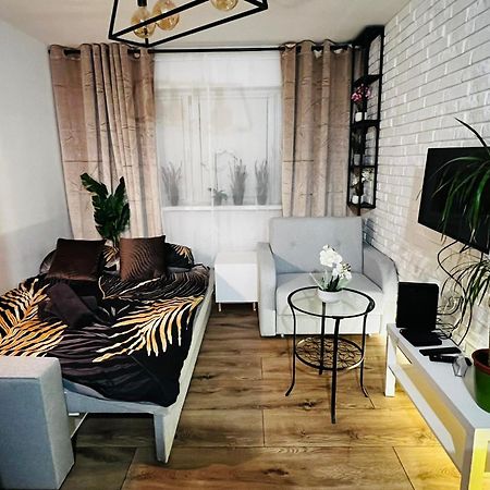 Kameralna Kawalerka W Stylu Loftu Blisko Centrum Warsawa Bagian luar foto